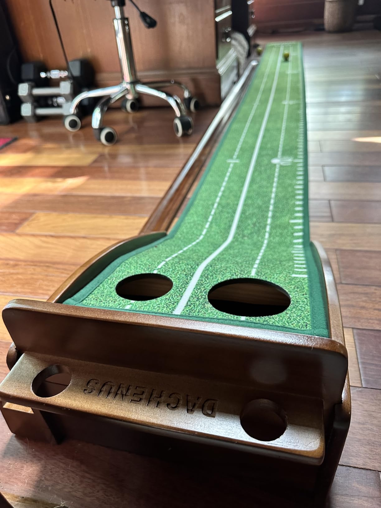 Dachenus Putting Green Indoor Mat Outdoor Golf Putting Mat with Automatic Ball Return customer photo 1