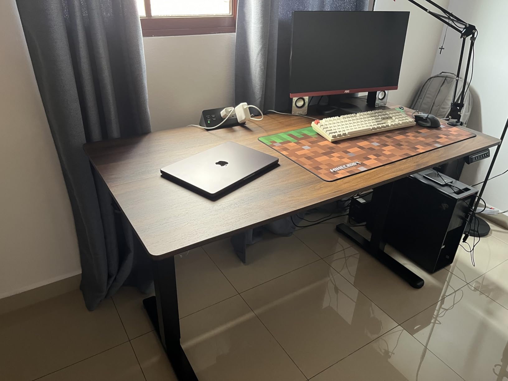 ErGear 48 X 24 Inch Height Adjustable Electric Standing Desk, Black customer photo 2