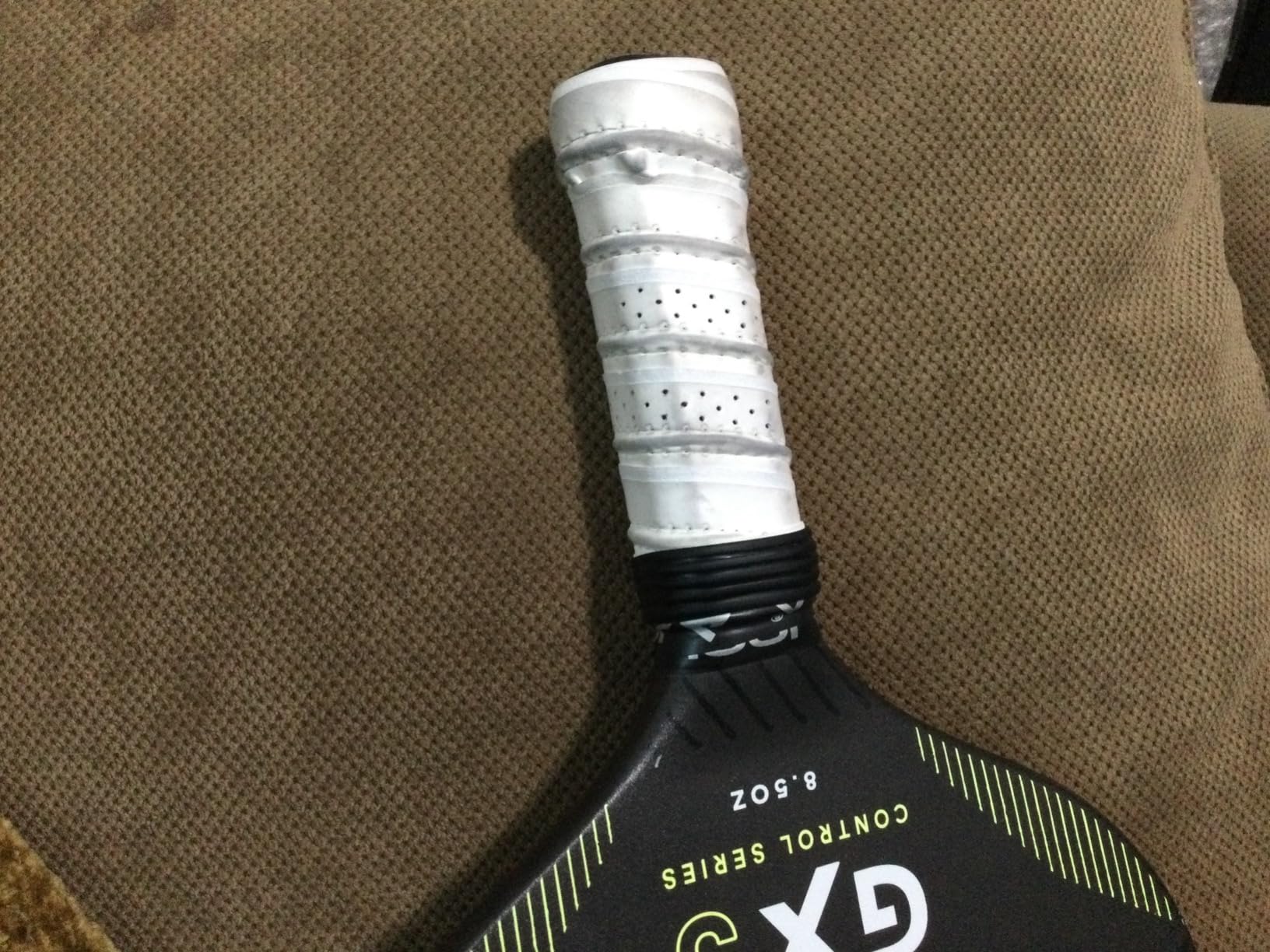 JOOLA Pickleball Paddle Replacement Grip Tape - Wrap for Pickleball Paddle - Moisture Wicking Surface & Comfort - Handle Wrap for Use with Small Grip & Overgrip customer photo 1