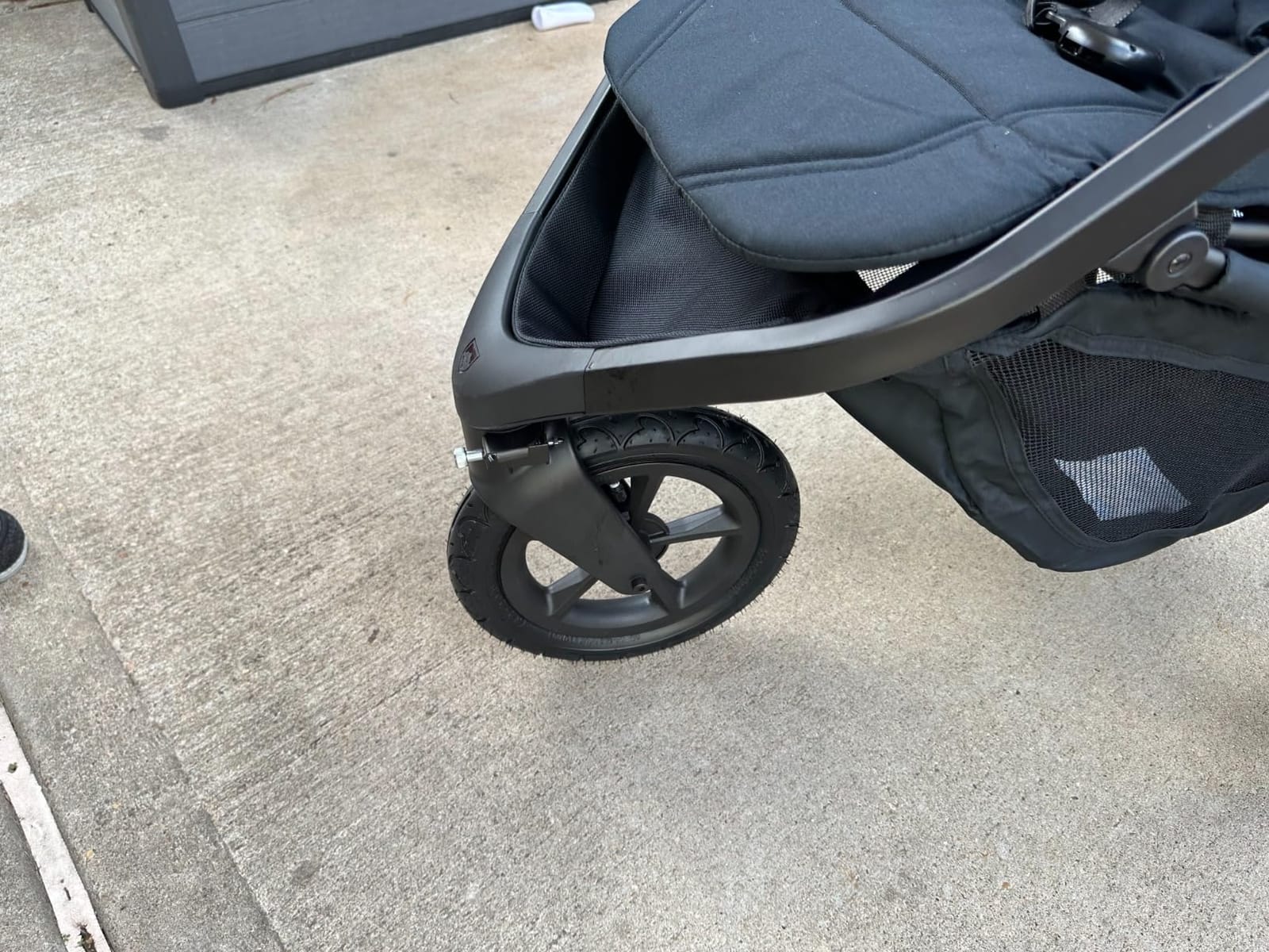 BOB Gear Wayfinder Jogging Stroller - Storm | Sleek, Slim Jogger Stroller; Running Stroller With Independent Dual Suspension & Air-Filled Tires; Infant Car Seat Compatible customer photo 1