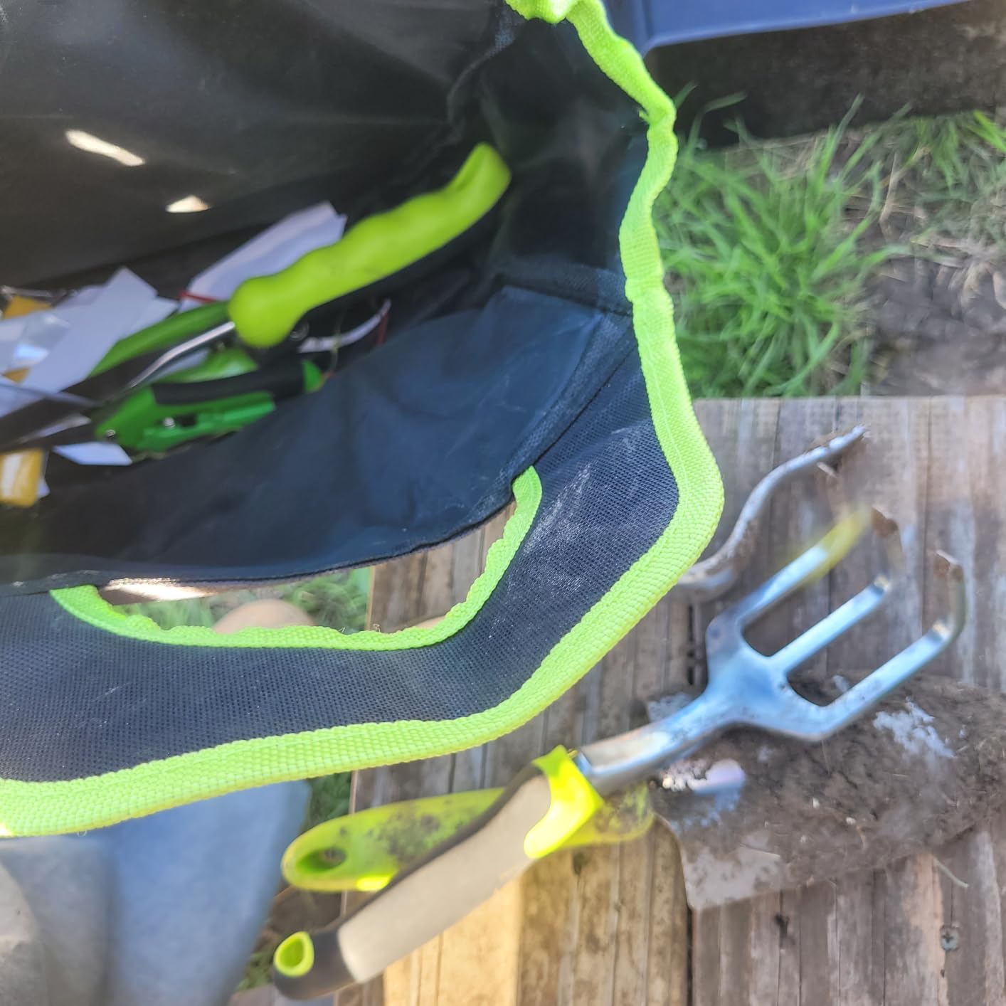 Heavy Duty Gardening Tools - Gardening Gifts for Women, Men, Mom, Dad - Durable, Ergonomic Garden Tools Set (Green) customer photo 2
