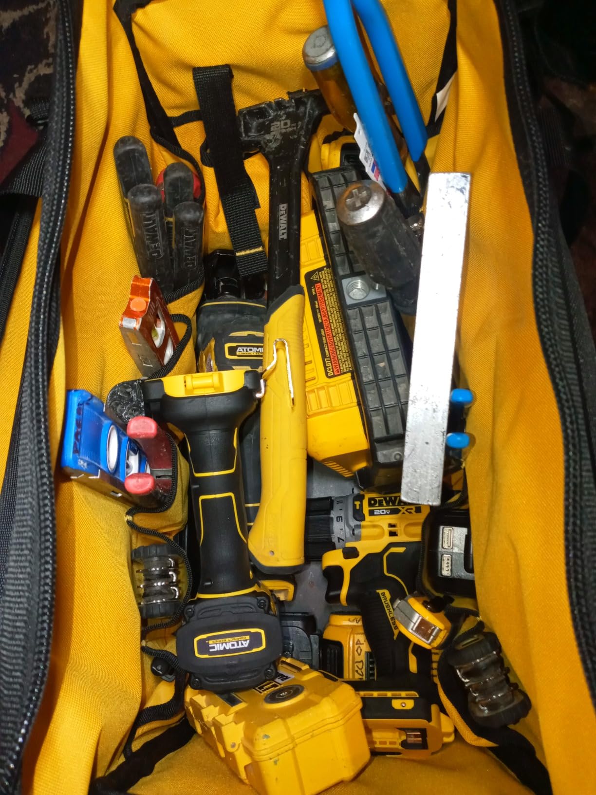 DEWALT Tool Bag, Water Resistant, Hard Bottom, 20-inch, Professional Tool Tote with Organization (DWST560104) customer photo 2