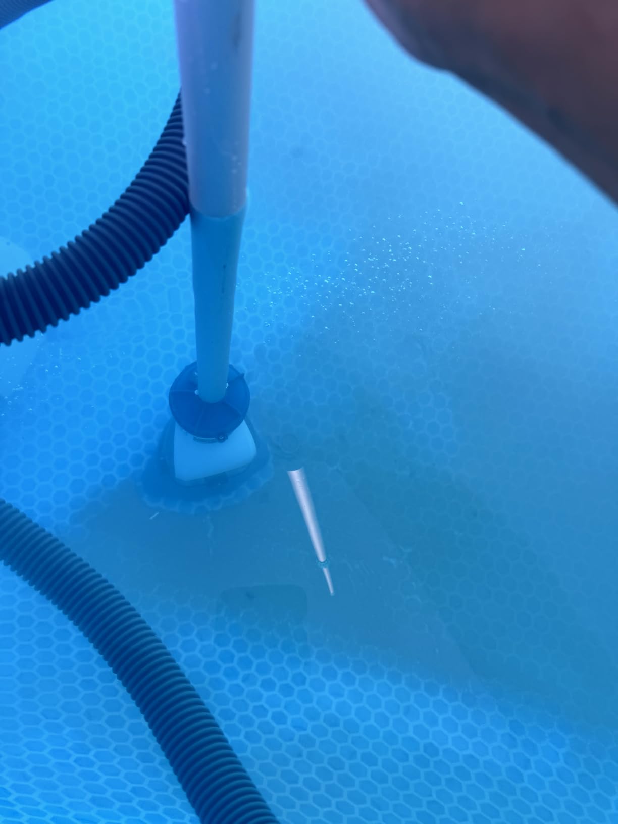 Pool Vacuum for Above Ground Pool with a Telescopic Pole, Running time up to 1H, Handheld Rechargeable Pool Cleaner with Powerful Suction up to 18.5 gallons/min, Ideal for Leaves & Debris, PC10 customer photo 1