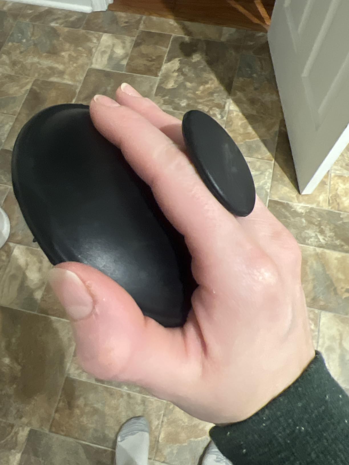 Meartchy Silicone Scalp Massager Shampoo Brush, Scalp Brush for Hair Growth & Dandruff Removal, Hair Scrubber Scalp Stimulator Exfoliator Brush with Soft Bristles for Wet Dry Scalp Care (Black) customer photo 1