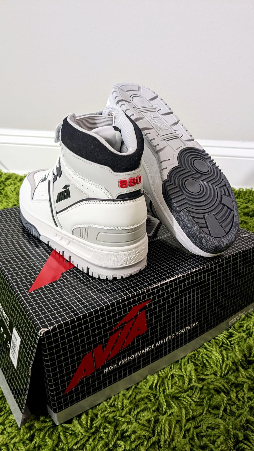 880 Men's Basketball Shoes, Retro High Top Sneakers for Indoor or Outdoor, Street or Court customer photo 2
