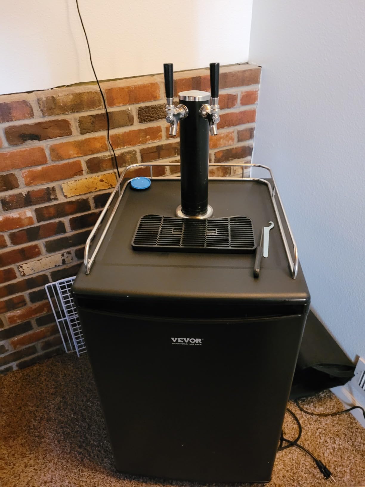 VEVOR Beer Kegerator, Dual Tap Commercial Draft Beer Dispenser for D system, Full Size Keg Refrigerator with 5lbs CO2 Tank, Hold 2 Sixth / 2 Ball lock keg, Black customer photo 1