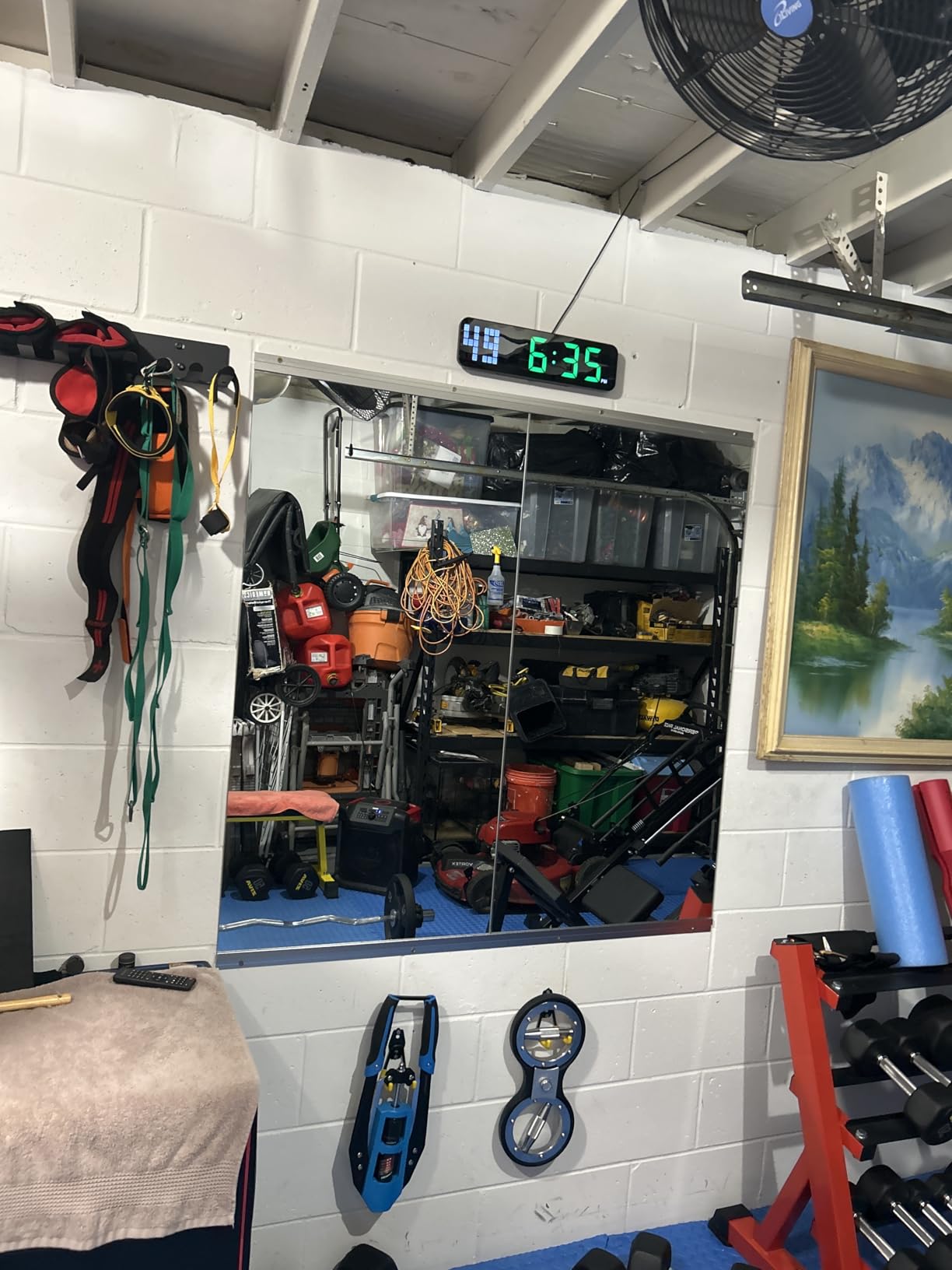 LUCORB Gym Timer - Large Digital Gym Clock Wall with Interval Time Progress Bar, Countdown/Up Stopwatch, Remote Control for Home Gym Garage Boxing Crossfit customer photo 2