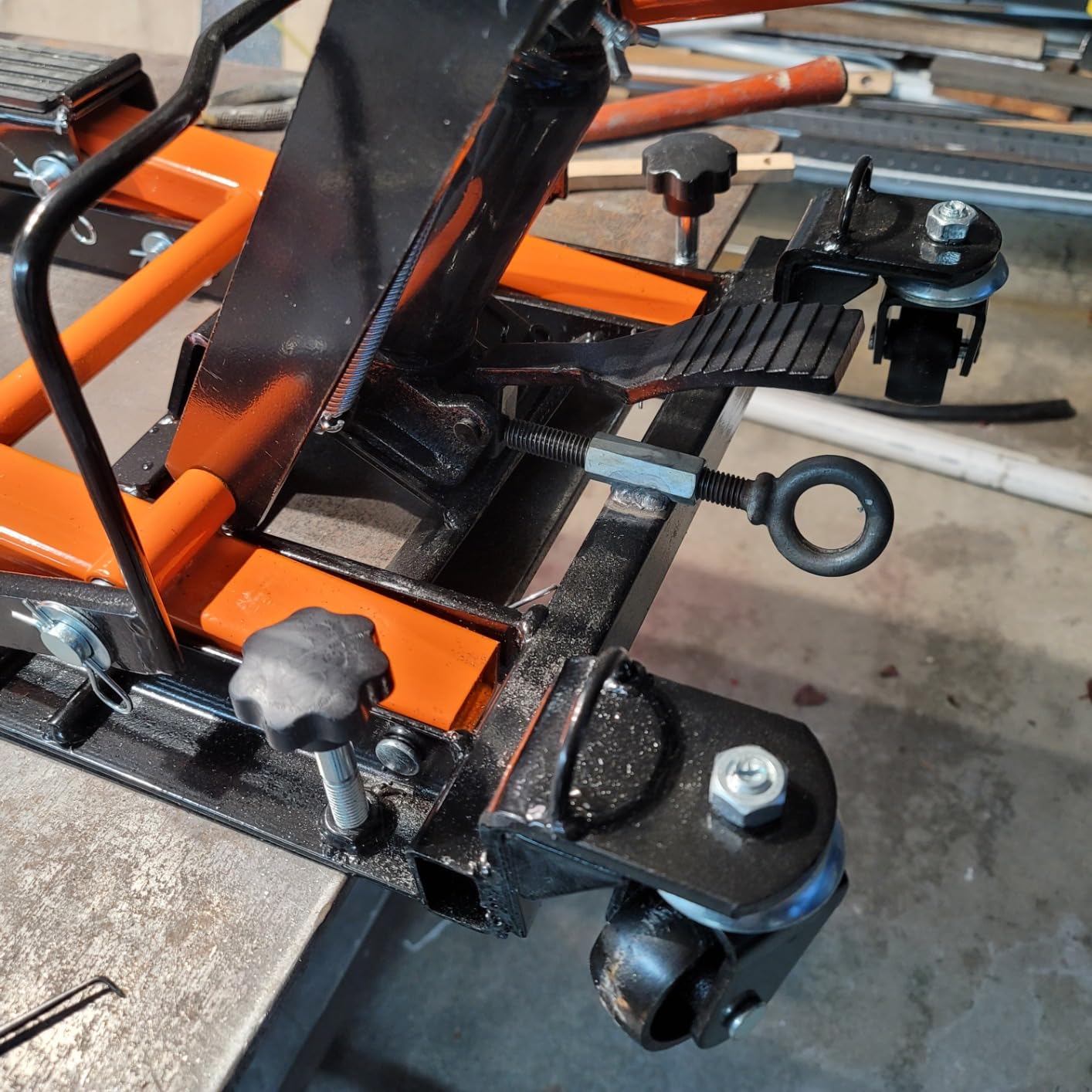 VEVOR Hydraulic Motorcycle Lift Jack 1500 LBS Capacity ATV Scissor Lift Jack Portable Motorcycle Lift Table with 4 Wheels customer photo 2