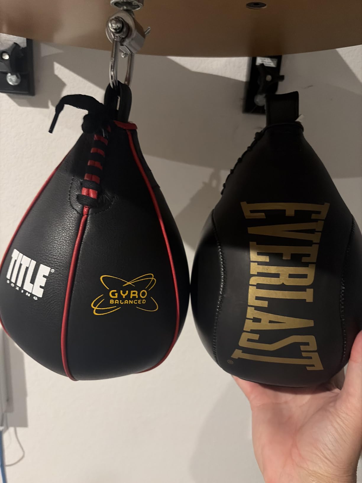 Everlast Speed Punching Bag | Speed Bag for Boxing & MMA | Durable Reflex Training Boxing Bag for Hand Speed, Accuracy & Home Gym Workouts customer photo 2