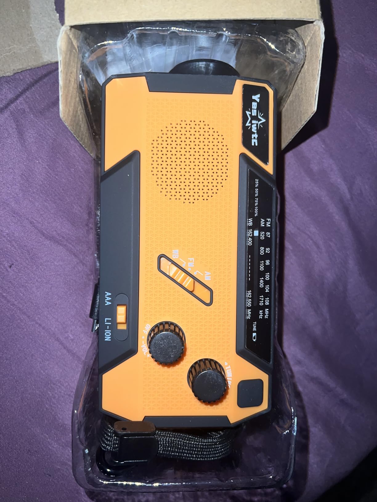 Hand Crank Emergency Radio 7400mWh (2000mAh) Solar Hand Crank Radio | Built in 3 Charging Cables, AM/FM/NOAA Weather Radio Battery Operated Hand Crank Charger for Emergency Supplies customer photo 1