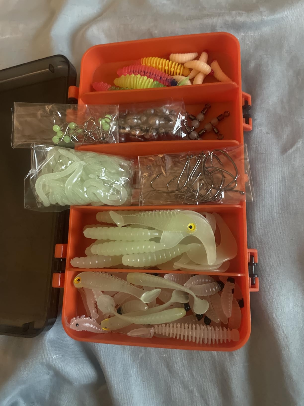 FONMANG 322-Piece Fishing Lures Kit - Buzz Bait/Spinner Baits/Jig/Frog, Fishing Tackle Box with Tackle Included, Soft Bait/Hooks/Weights, Fishing Gear Lure Kit Gift for Men Freshwater Bass Trout customer photo 2