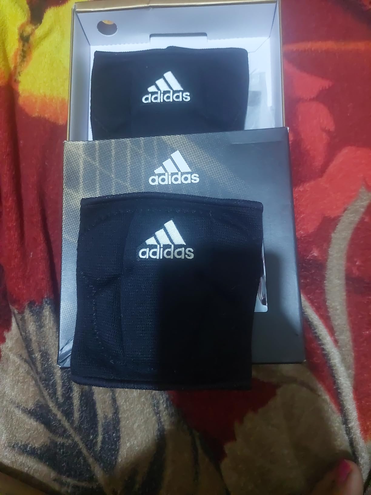 adidas Unisex-Adult 5-Inch Volleyball Kneepads, White/Black, Small customer photo 1