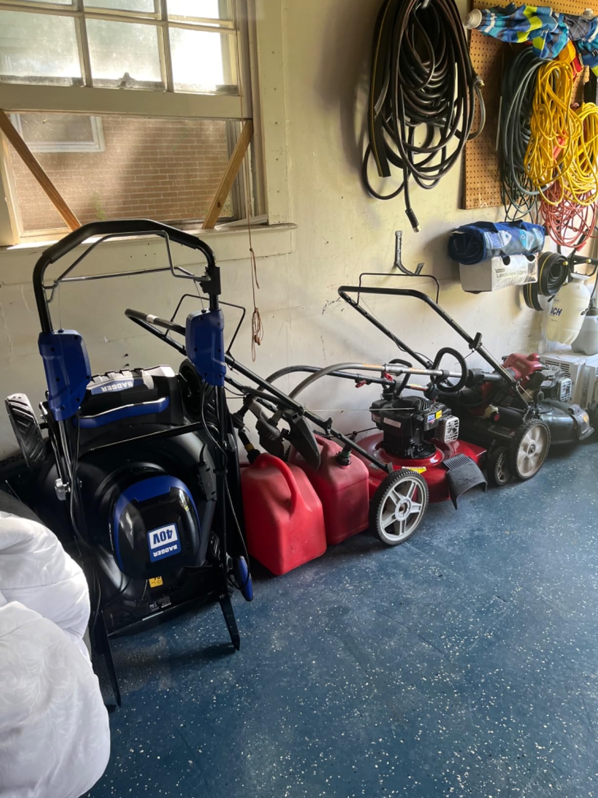 Wild Badger Power 40V 18-Inch Brushless Cordless Electric Lawn Mower customer photo 2