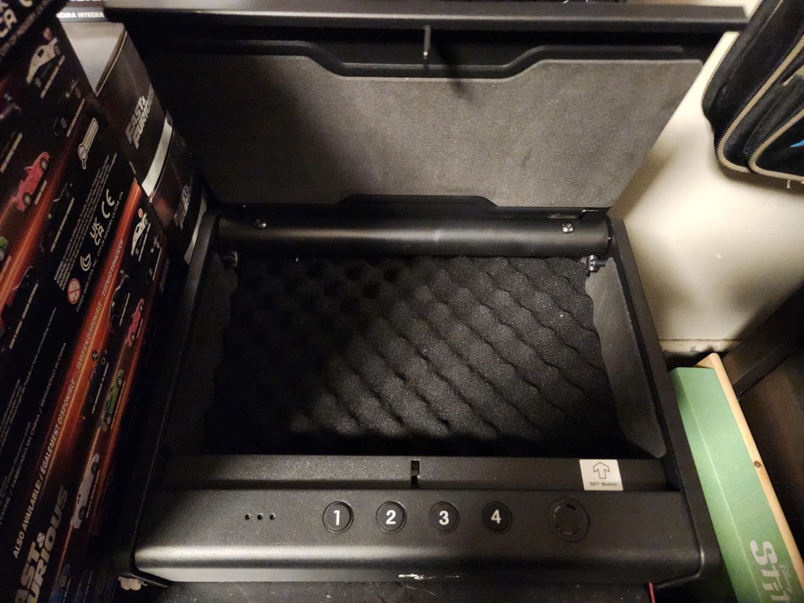 PINEWORLD Biometric Fingerprint Handgun Safe with Raised Backlit Keypad&Key customer photo 2