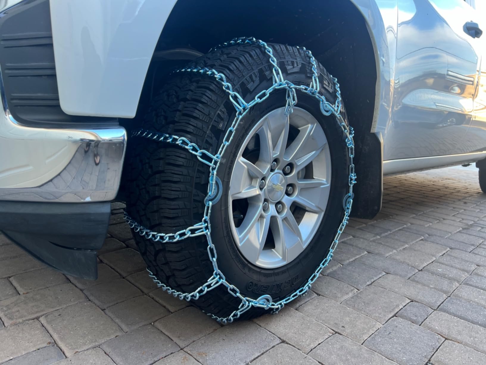 SCITOO QG2228CAM Snow Chains for Passenger Car, Pickup, Trucks, SUV - Set of 2 | Universal Emergency Tire Traction Chains, Anti-Skid Tire Chains Width 225 235 245 255 265 275 285 295 (15