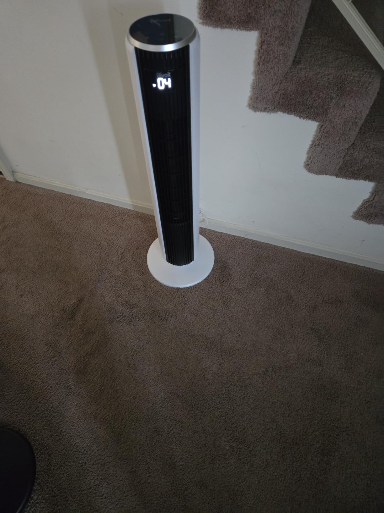 Levoit Tower Fan for Bedroom, 28ft/s Fans that Blow Cold Air, 28dB Quiet | Standing Floor Fan for Room, 90° Oscillating, 5 Speeds 4 Modes & Temp Sensor, Bladeless, 12H Timer, Remoter, 36 inch, Black customer photo 2