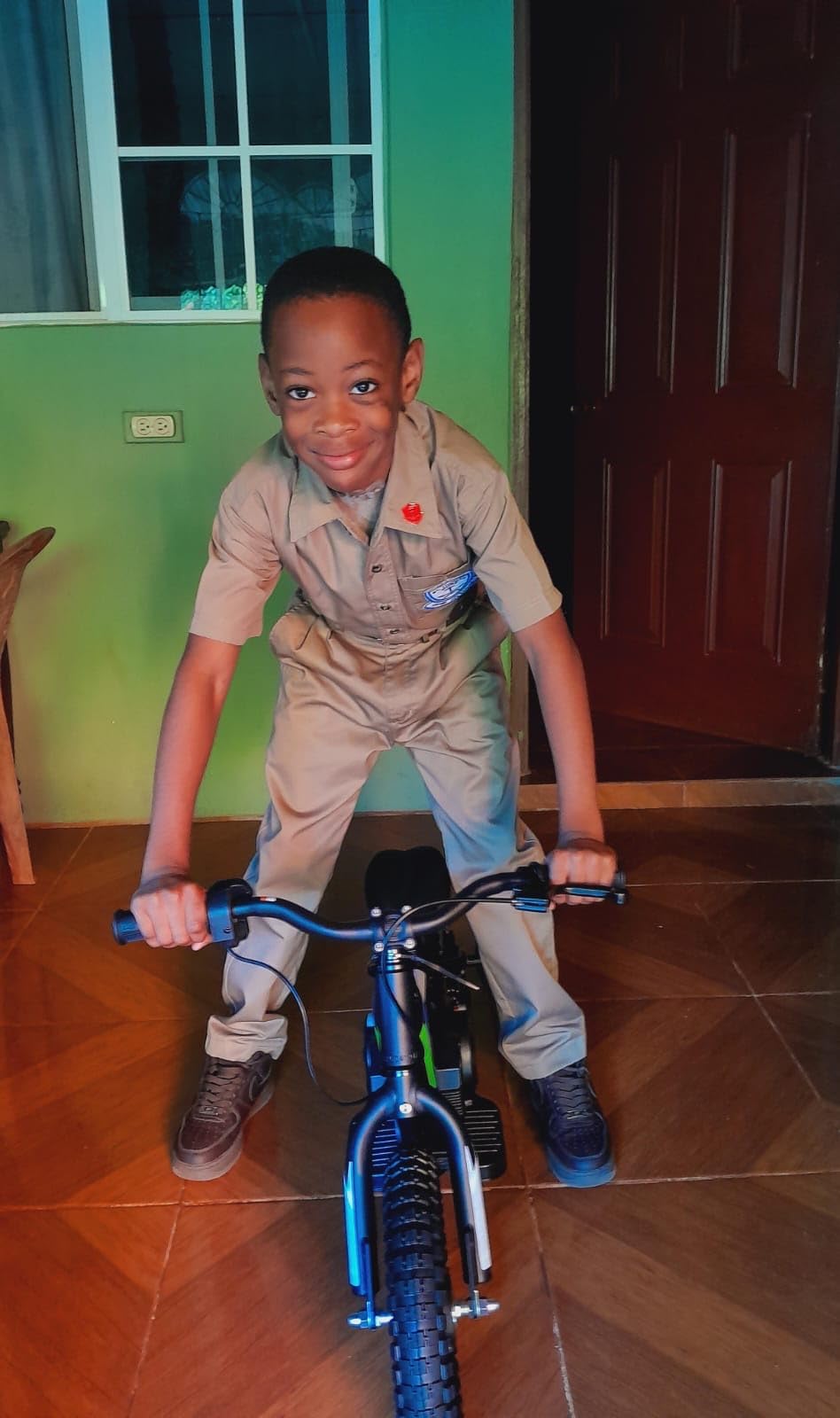 AIII Lightweight Electric Dirt Bike for Kids, 170/340W Electric Motorcycle Up to 10/12MPH, 24V Detachable Battery, Hand-Operated Dual Brakes Electric Balance Bike for Ages 3-6/5-12 customer photo 1