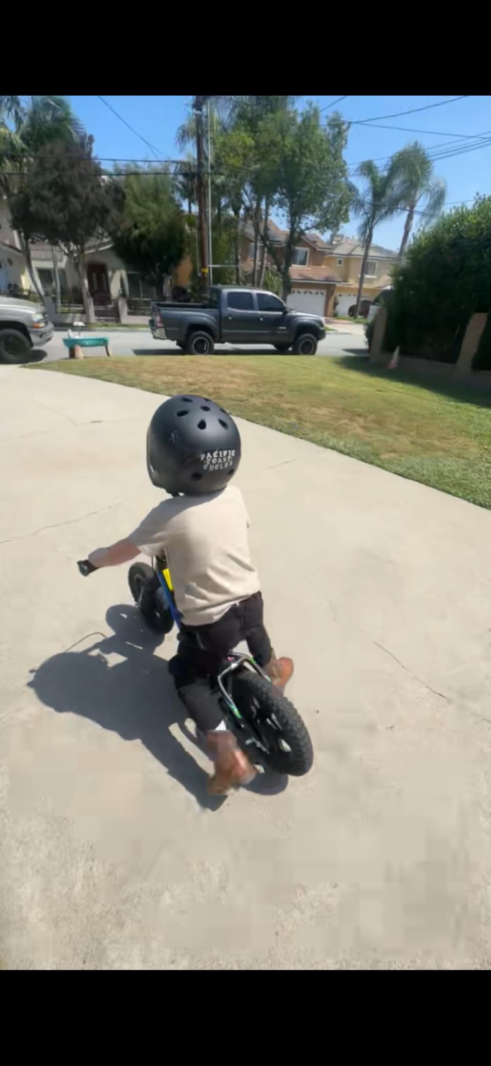 AIII Lightweight Electric Dirt Bike for Kids, 170/340W Electric Motorcycle Up to 10/12MPH, 24V Detachable Battery, Hand-Operated Dual Brakes Electric Balance Bike for Ages 3-6/5-12 customer photo 2