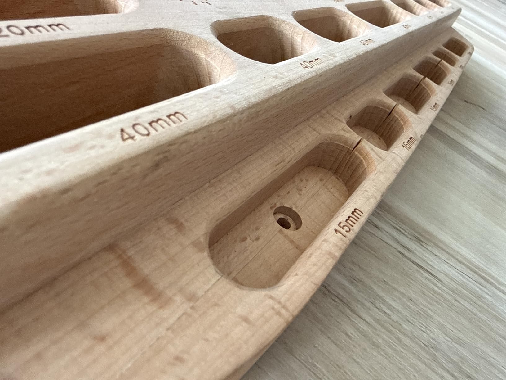 ESTROSO Wooden Hangboard, Training Hang Board with Adjustable Grip Depths and Installation Kit customer photo 2