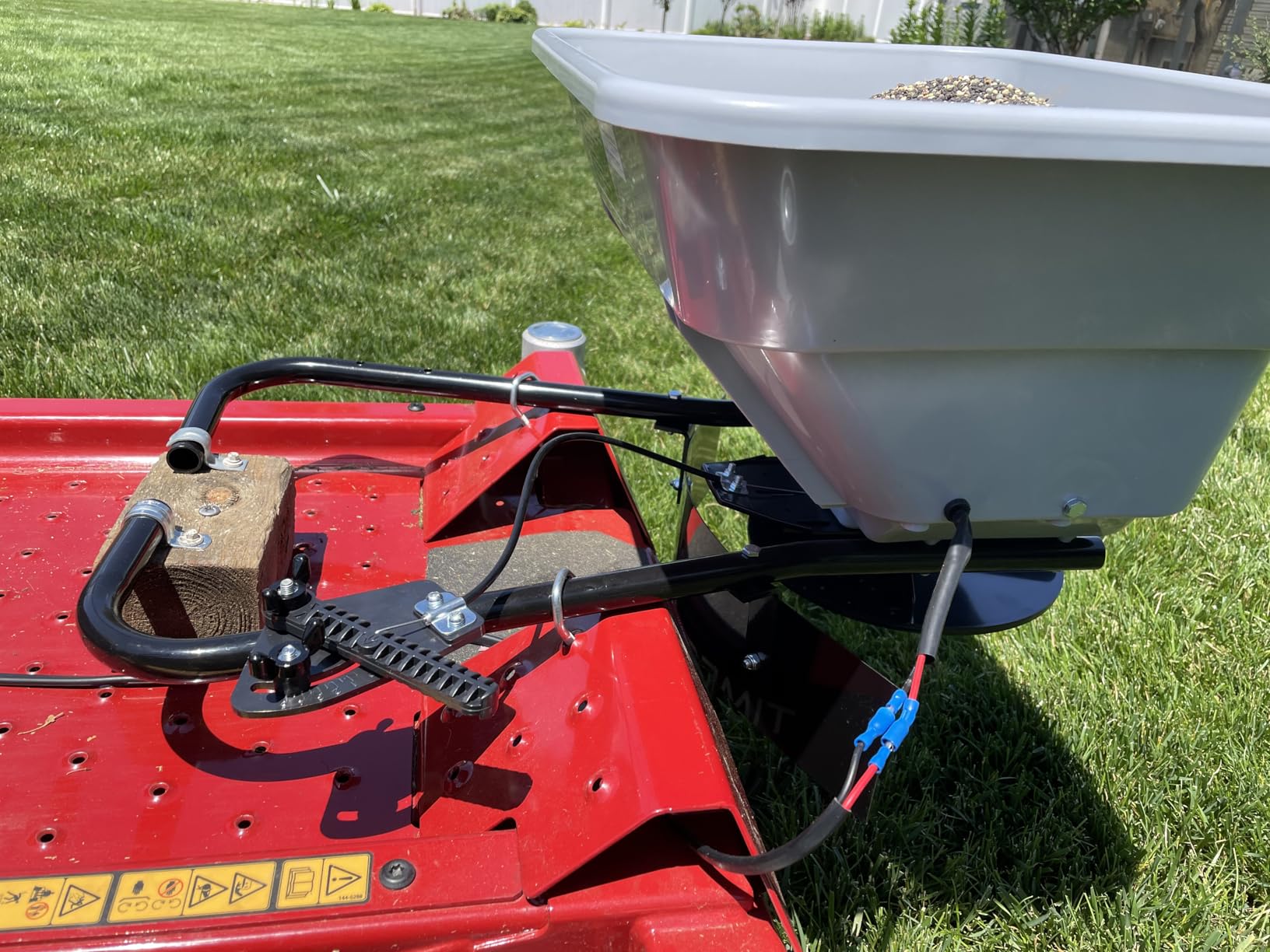 Yard Commander 80 LB ATV/UTV Broadcast Spreader - 12-Volt Heavy Duty Motor - Salt, Seed, Fertilizer customer photo 2
