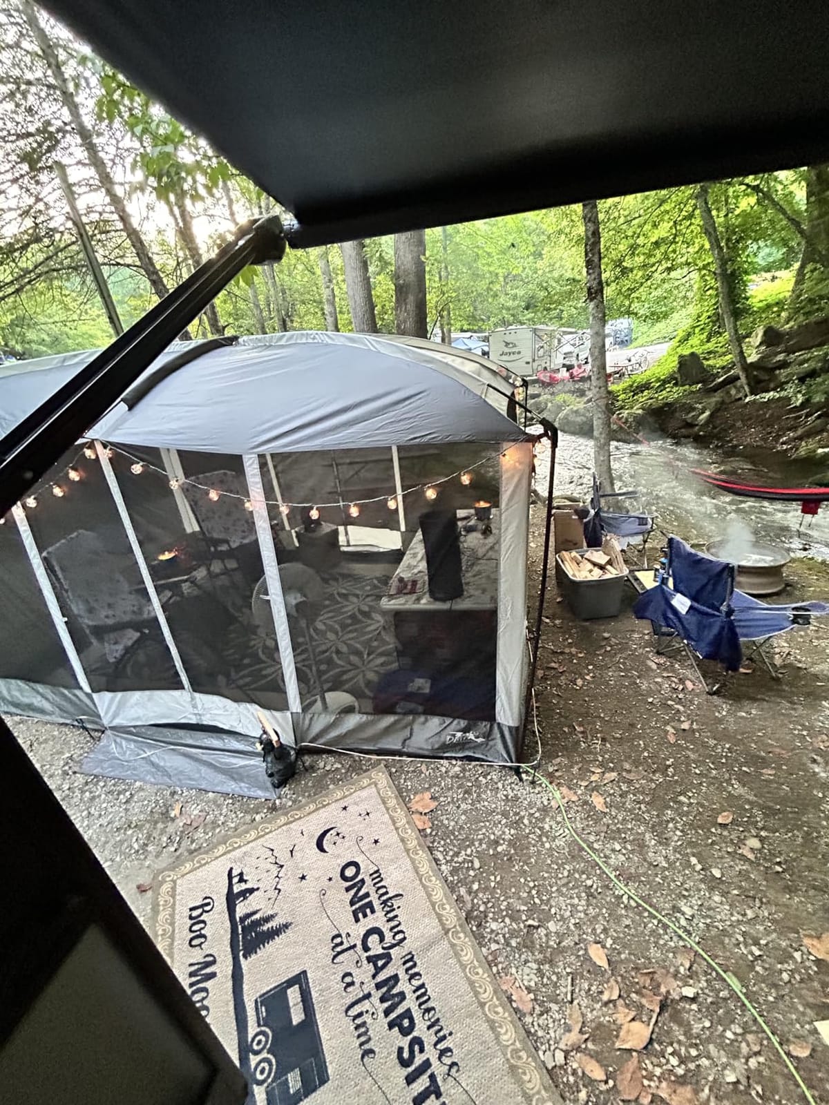DMH OUTDOORS Screen House Tent 13x9 FT with Netting Mesh & 2 Magnetic Doors | Portable Sunshade Screen Room Canopy Shelter with Projection Screen for 12 People, Outdoor Gazebo for Backyard Camping Patio customer photo 1