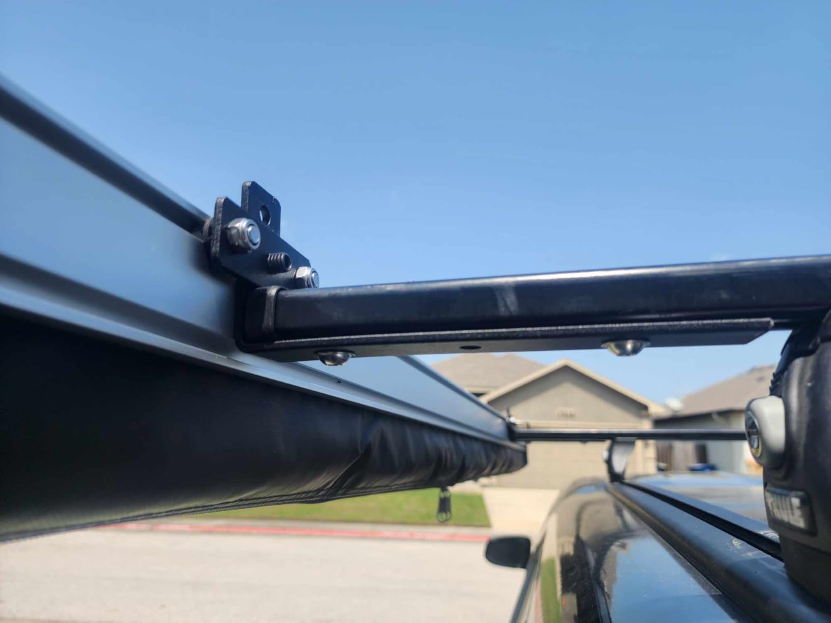 JOYTUTUS Vehicle Awning 6.6'x8.2' Roof Rack Pull-Out Sun Shade UV50+, Weatherproof 4x4 Side Sunshade for Camping, Car Awning with Adjustable Hardware, Quick Set-up, SUV/Truck/Van/Jeep customer photo 1