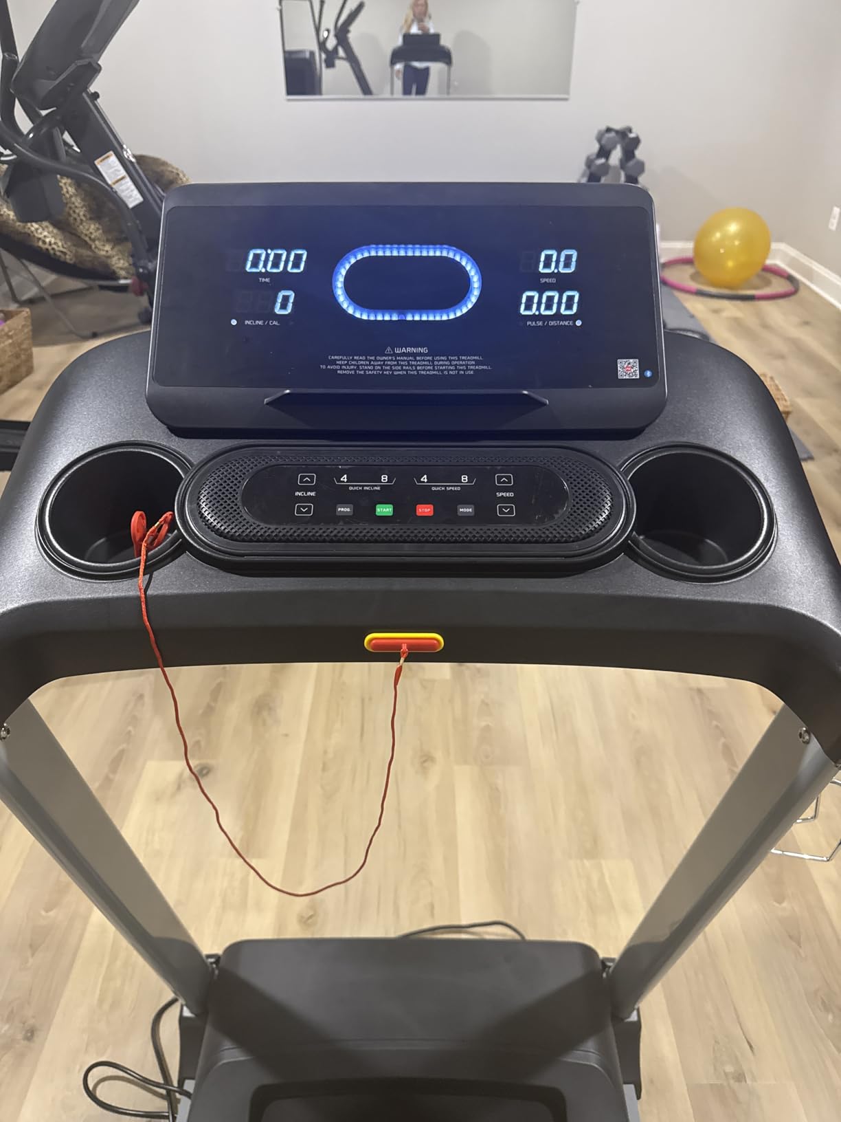 HUAGEED Treadmills for Home | 18% Auto Incline, 3.5 HP Quiet Motor, 400 LBS Capacity, 36 Workout Programs, Extra-Wide Running Belt customer photo 2