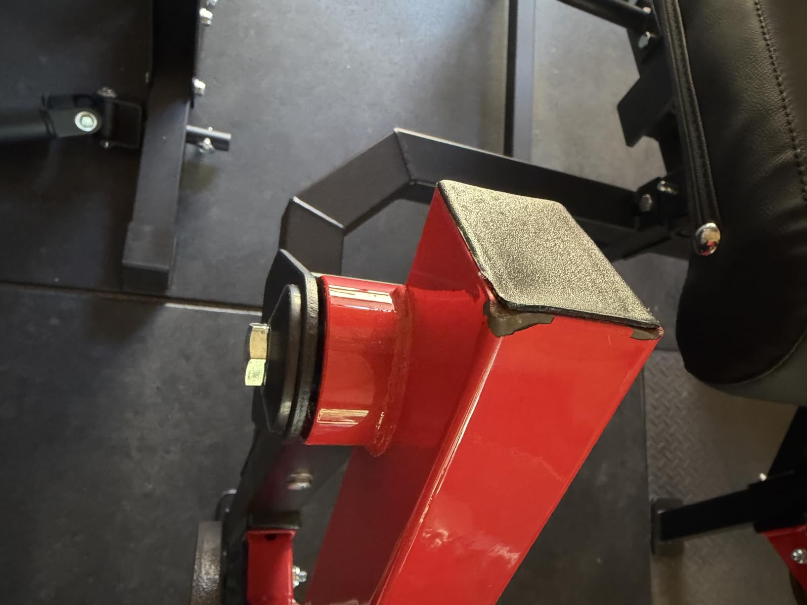 GMWD Leg Extension and Curl Machine, Single Leg Extension, Lying Leg Curl, Standing Leg Curl, Adjustable Leg Exercise Bench with Plate Loaded, Leg Machine Home Gym, Red customer photo 1