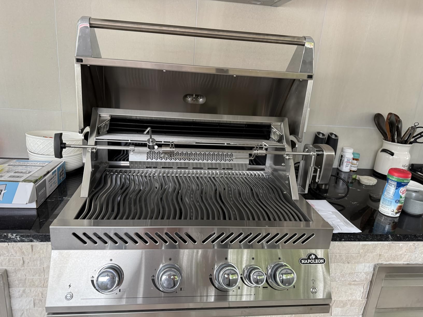 Napoleon Built-In 700 Series 32-inch Natural Gas Grill Head | BIG32RBNSS-1, 4 Main Burners, Infrared Rear Burner, Stainless Steel, Included Rotisserie Kit customer photo 2