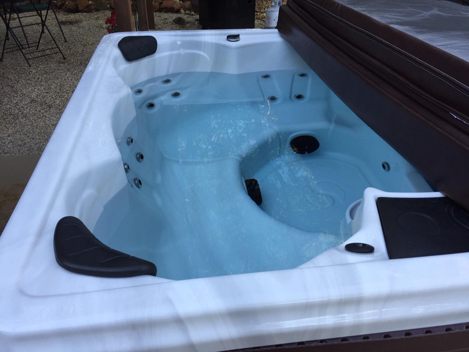Destination Outdoor Hot Tub, 5-Person 59-Jet 80-Port 4-Pump Lounger Spa with Waterfall Arch and Bluetooth Stereo by Aqualife by Strong Spas customer photo 1