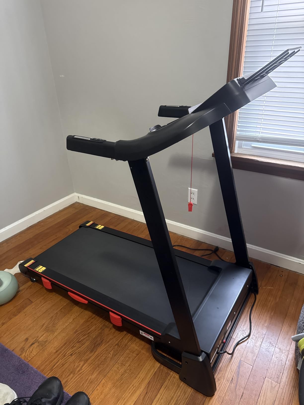 Treadmills for Home, 15% Auto Incline, Foldable, 350LB Capacity | 18-Inch Wide Running Belt; Quiet 3 HP Motor; Heavy-Duty Support; Shock Absorption Deck; Joint-Friendly Cushioning customer photo 1