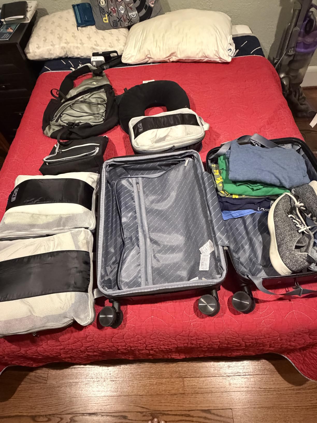 OlarHike 10 Set Compression Packing Cubes for Travel Essentials, Compressible Expandable Space Saver Bags, Luggage Suitcase Garment Bags with Over 1000 pcs Mesh Holes (Black) customer photo 2