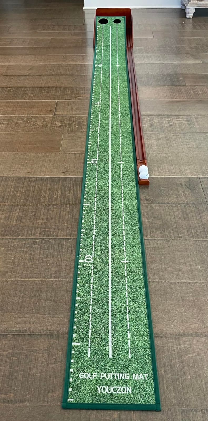 YOUCZON Putting Green Indoor, Golf Putting Mat with Auto Ball Return, Premium Crystal Velvet Surface customer photo 2