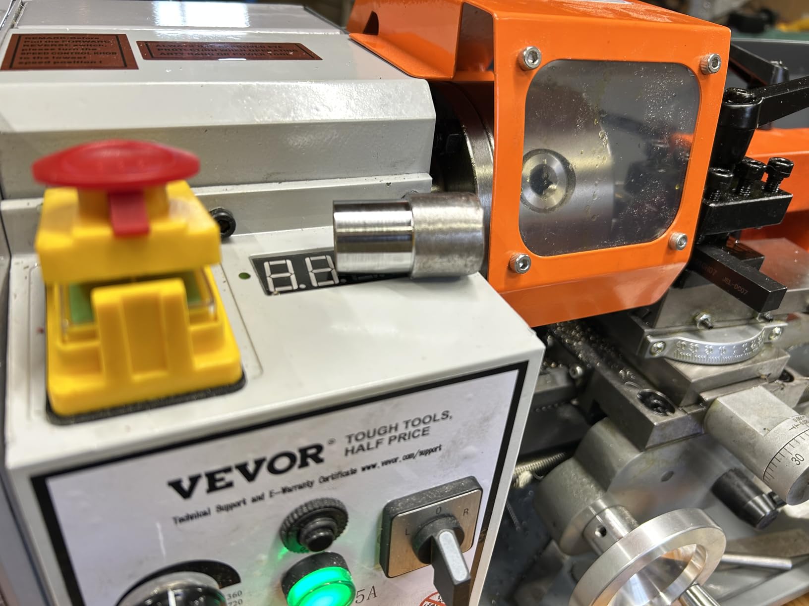 VEVOR Metal Lathe, 8.3'' x 29.5'' Benchtop Metal Lathe 0-2500 RPM Continuously Variable Speed 750W Brushless Motor Metal Gears with LCD Display Metal Lathe Machine customer photo 2