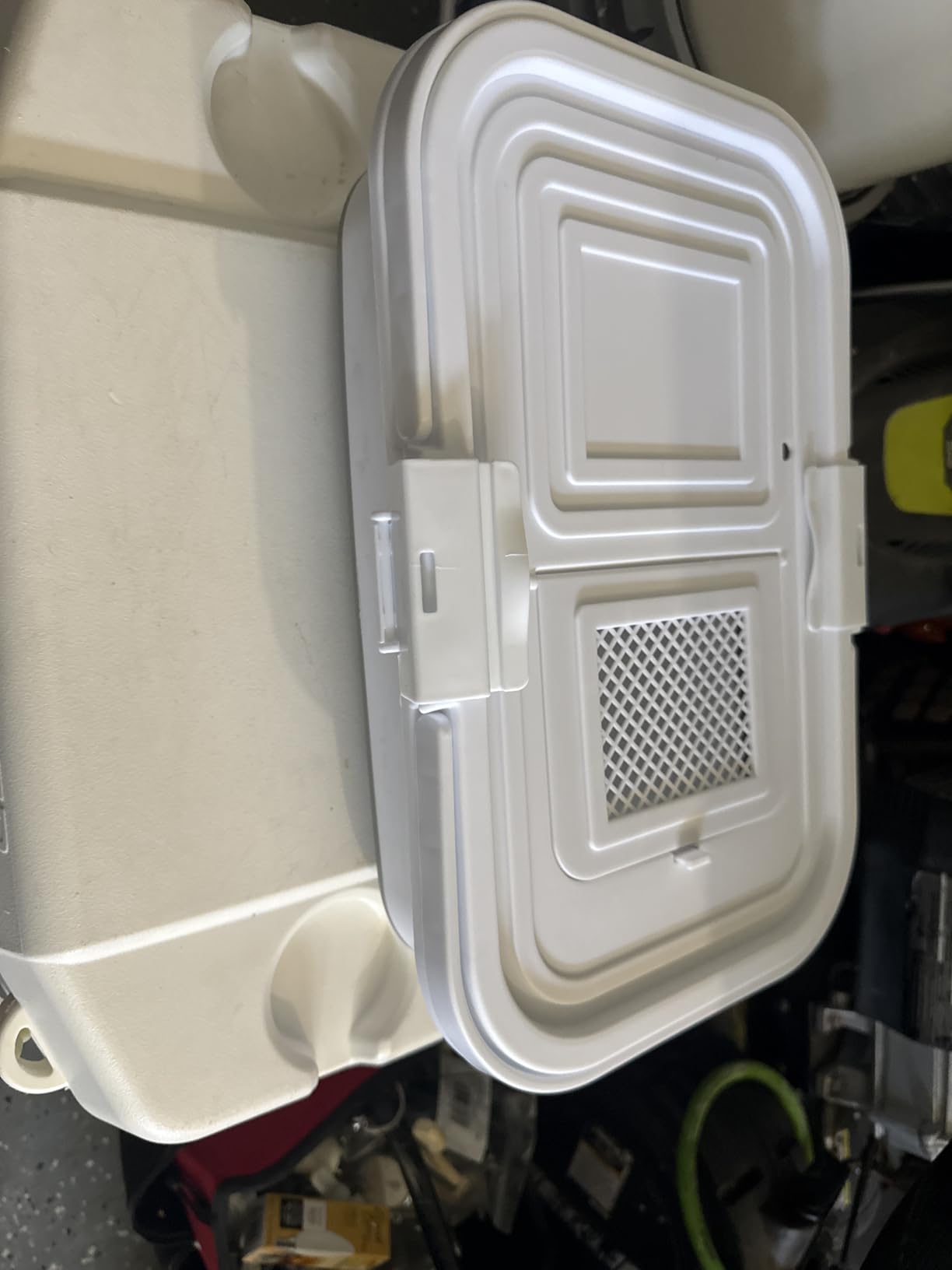 VEYWANE Live Bait or Fish Bucket with Aerator, 14 Quarts Multi-Function Collapsible Fishing Container Box with Rechargeable Air Pump customer photo 2