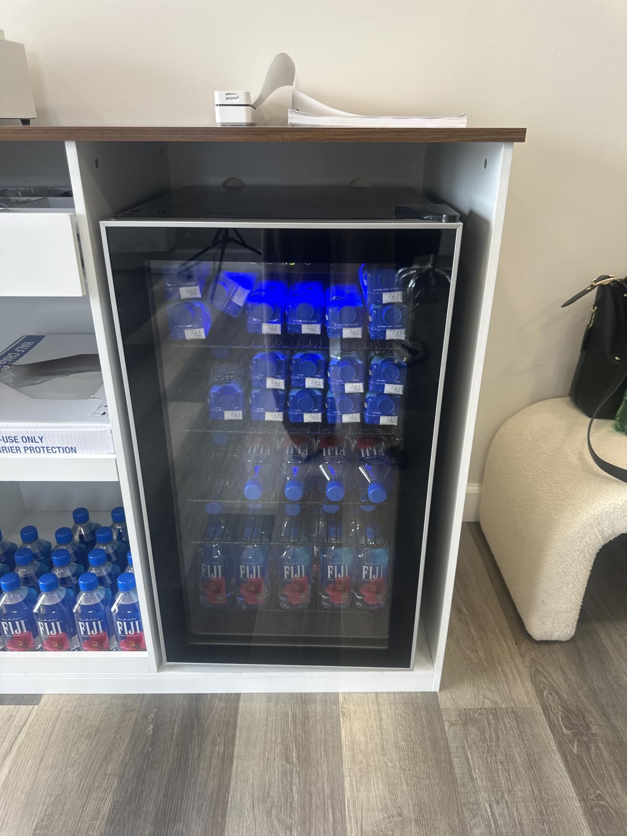 Electactic 50 Cans Beverage Refrigerator Cooler, 1.3 Cu.ft Mini Fridge Countertop Drink Cooler with Glass Door for Beer, Soda, Wine, Adjustable Digital Temperature Control for Home Dorm Bar, Black customer photo 2