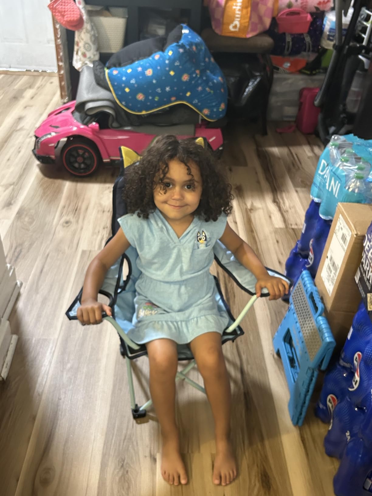 Idea Nuova Bluey Kids Folding Camping Chair with Cup Holder & Storage Pocket, Portable Outdoor Chair for Toddlers, Camping, Beach & Picnic customer photo 2