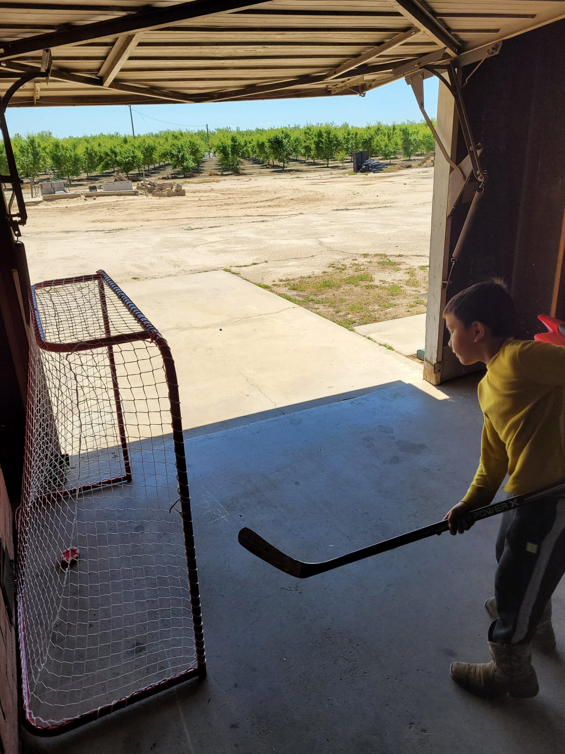 Franklin Sports Street Hockey Sticks - Ambush Junior Street Hockey Stick - Wood and Fiberglass Shaft - ABS Blade - One Piece Stick - 46