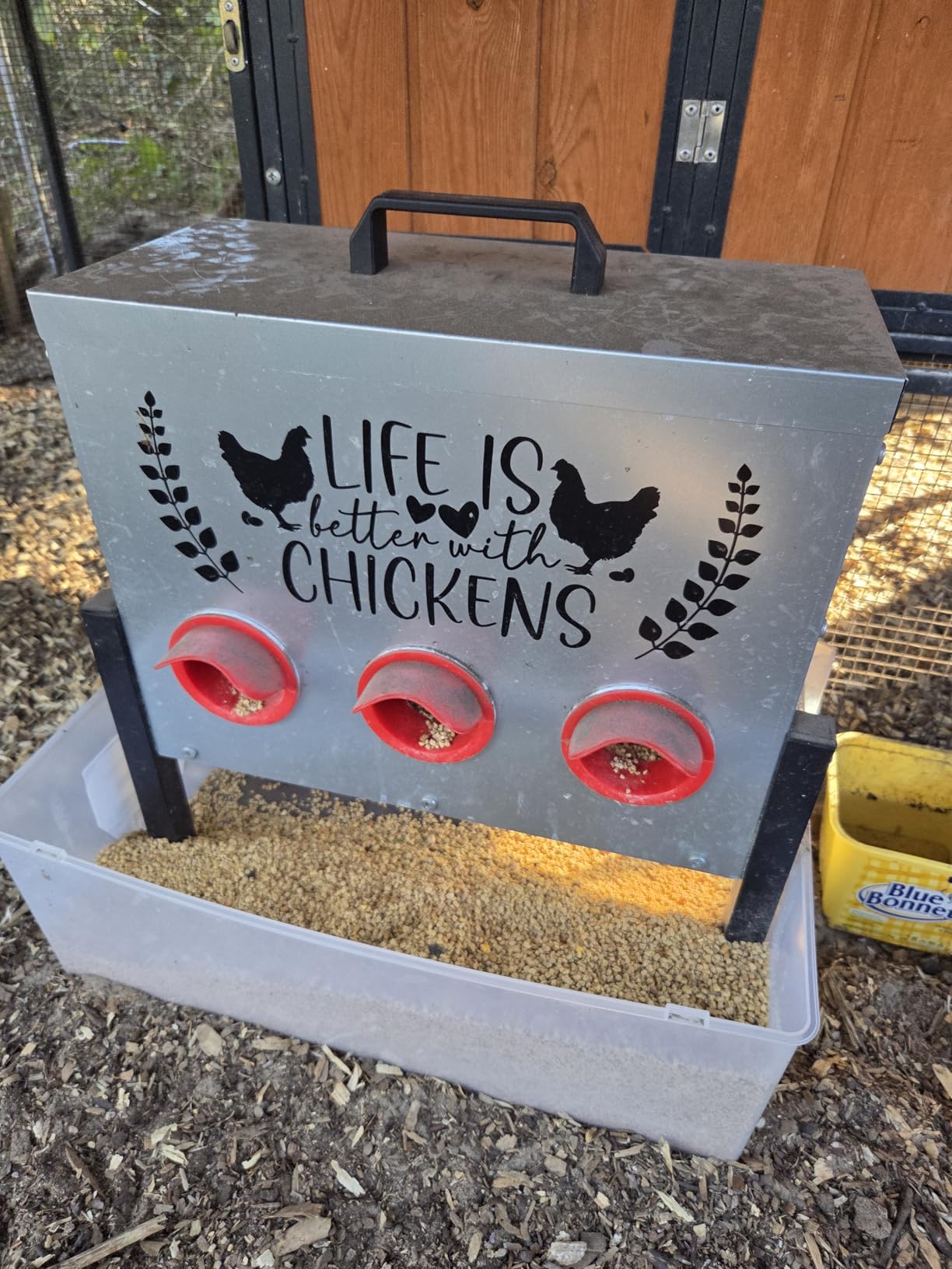Tgeyd 30 lb Chicken Feeder with 6 No-Waste Ports - Heavy-Duty Outdoor Metal Feeder with Adjustable Height, Locking Lid & Riveted Handles - Rustproof Feed Box for Poultry & Backyard Chickens customer photo 1