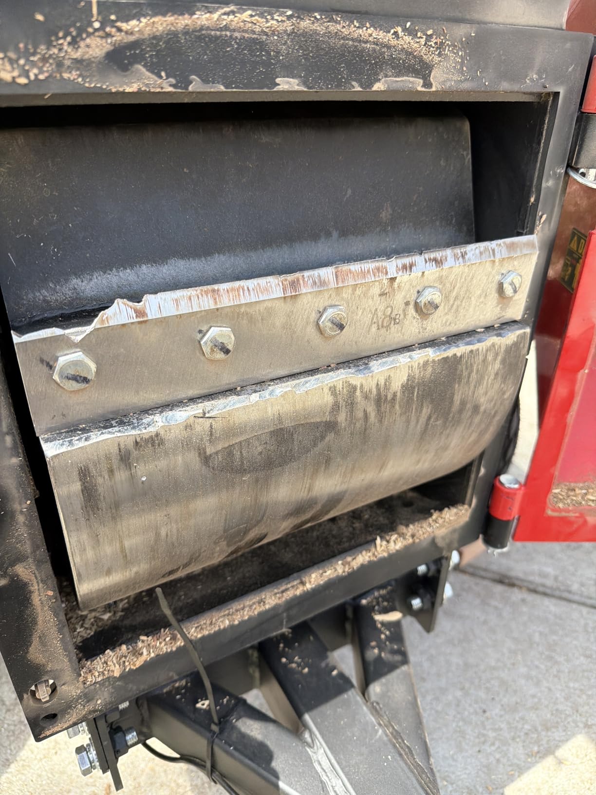 MechMaxx 6 inch ZONSEN 420cc 15hp E-Start Gas Powered 4-Wheels Wood Chipper Shredder Mulcher with Towbar/Tail Light/Emergency Stop Button/Stop Bar, Model B150 Red customer photo 1