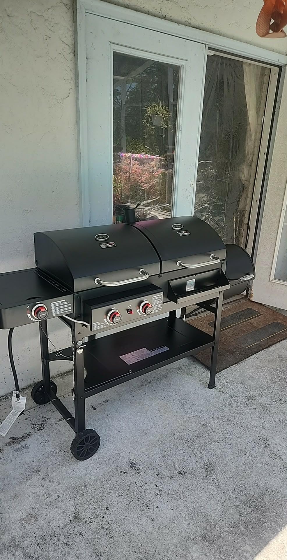 2-Burner Gas and Charcoal Grill Combo with Offset Smoker & Side Burner, 34,000 BTU Dual Fuel Grill, 1020 Sq. In. Cooking Area, Ideal for Outdoor Cooking, Black, ZH3005Y-SC customer photo 2