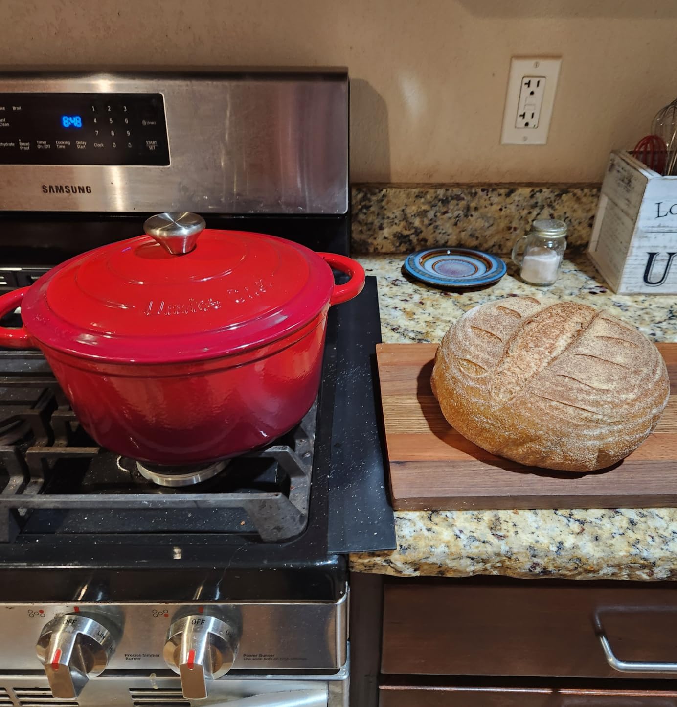 Umite Chef 5QT Enameled Cast Iron Dutch Oven Pot with Lid & Cotton Potholders (Cream White) customer photo 1