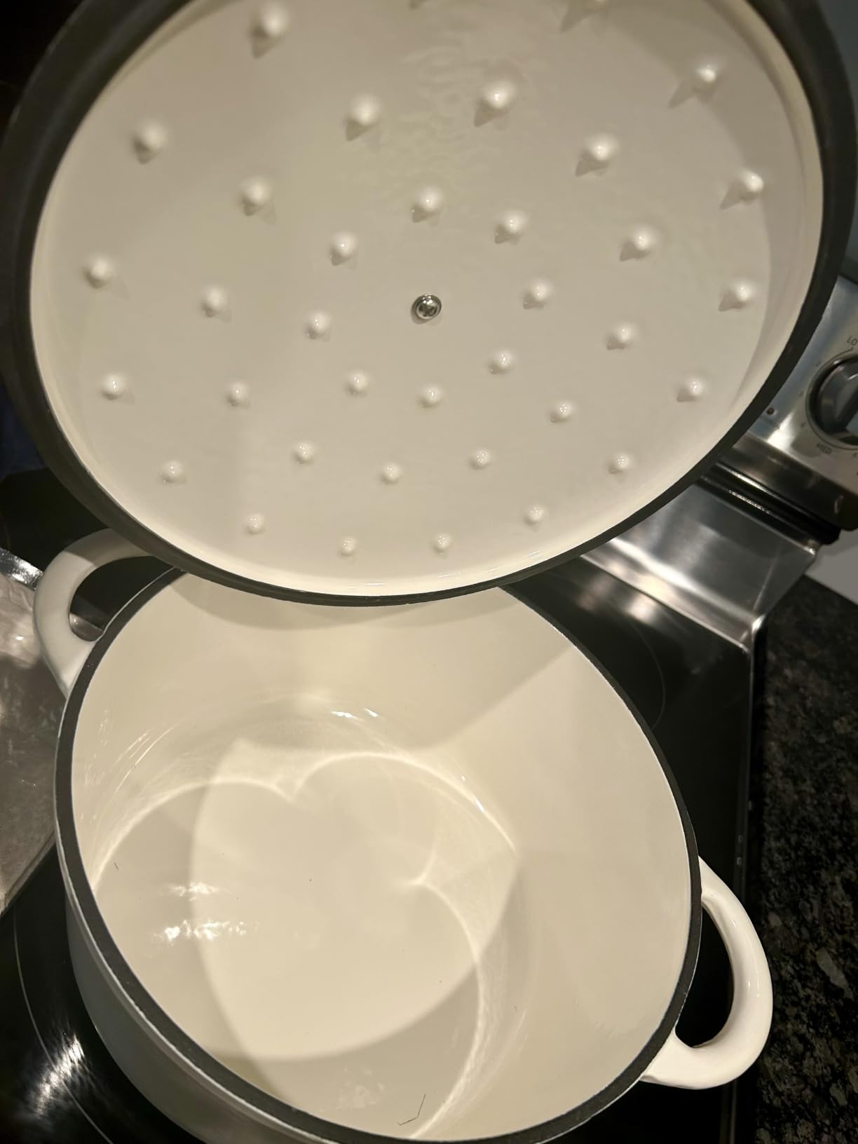 Umite Chef 5QT Enameled Cast Iron Dutch Oven Pot with Lid & Cotton Potholders (Cream White) customer photo 2