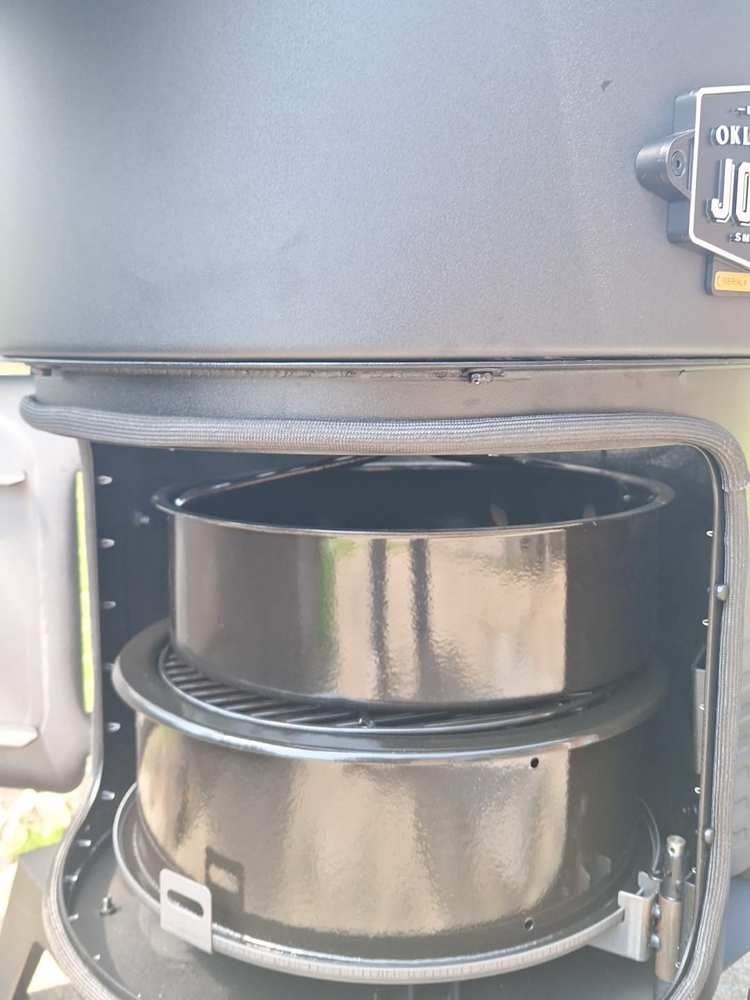 Oklahoma Joe's Bronco 18 in. Heavy Duty Charcoal Drum Smoker and Grill with 284 sq. in. Cooking Area in Black customer photo 2