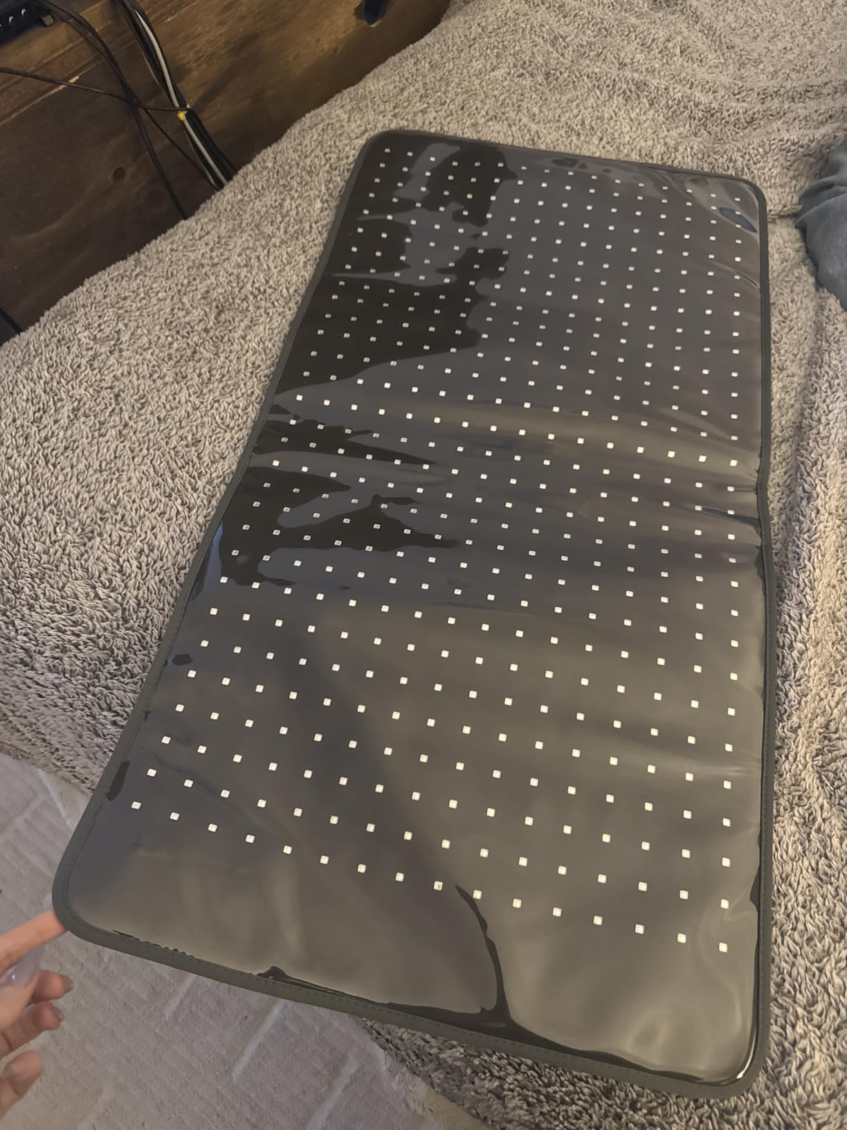 Comfytemp 33'' x 17'' XXL Red Light Therapy Mat for Body, Wearable Near Infrared Light Therapy Pad, Flexible Light Blanket with Timer, 660nm & 850nm Light Blanket for Back Belly Knee Joint Muscle customer photo 2