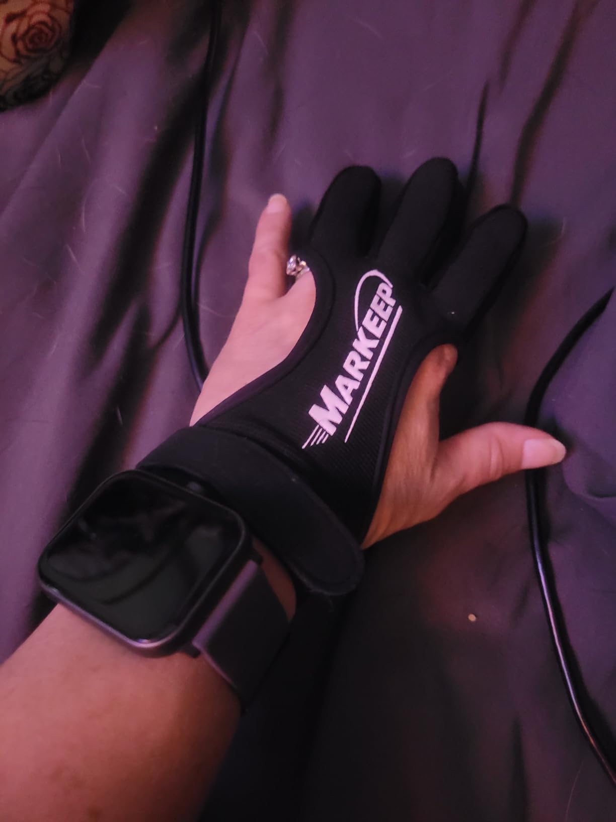 MARKEEP Archery Gloves 2 Packs, Shooting Hunting Three Finger Leather Guard | Lightweight Compound & Recurve Bow Accessories, Fits Man Woman Youth And Adult Beginner, Ambidextrous Gear Target Practice customer photo 1