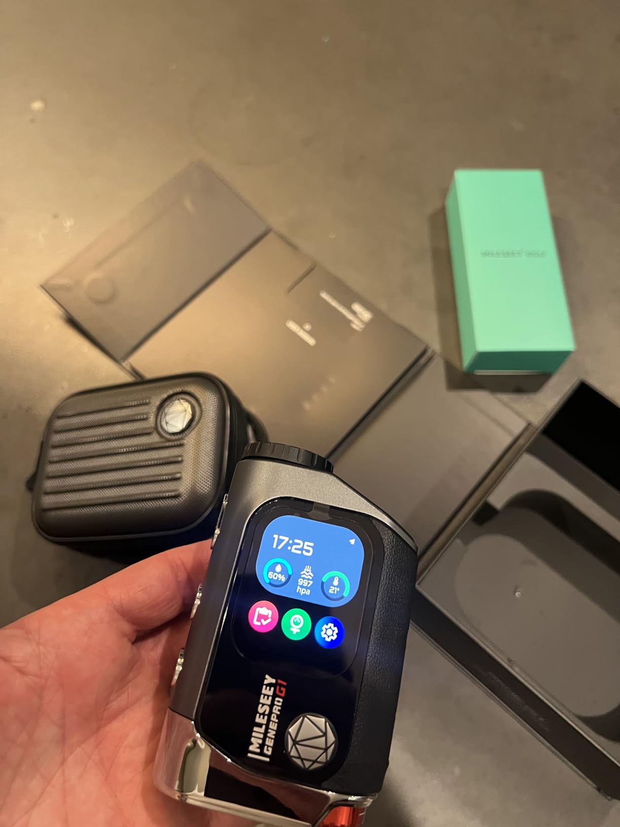 MILESEEY G1 Touchscreen & GPS Rangefinder with 43000+ Built-in Golf Courses | Dynamic F/C/B Distances, 1300 Yards, 6X Magnification, Smartslope Compensation, 0.1s Flag Pole Locking, Ball-to-Pin Mode customer photo 1