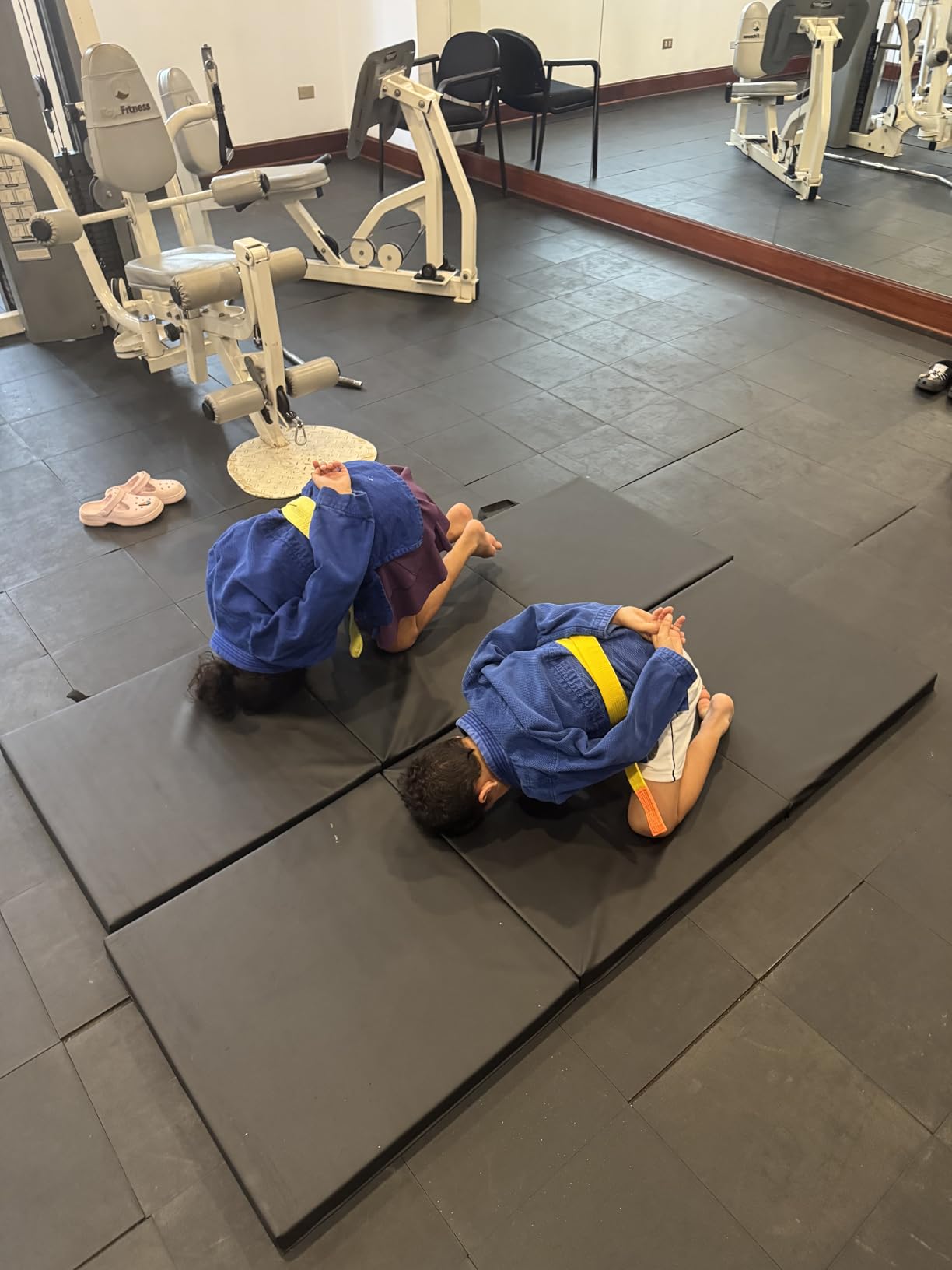 Fitvids Folding Exercise Gymnastics Mat for Tumbling, 2'x6'x2