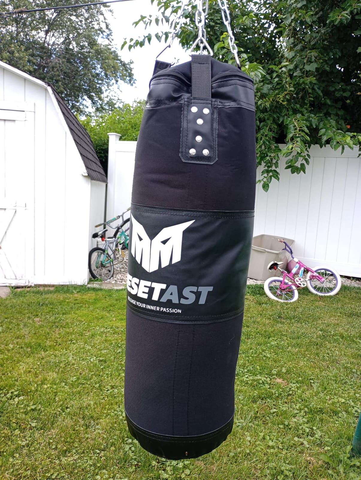 Mesetast Punching Bag for Kids Teenagers, 2.7ft Kids Punching Bag with 8 OZ Boxing Gloves for Youth Boxing MMA Karate Kickboxing - Unfilled customer photo 1