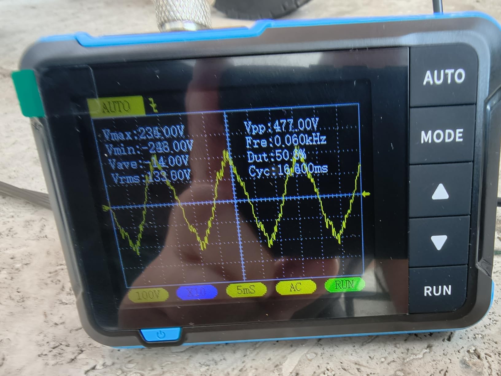 FNIRSI DSO152 Handheld Oscilloscope 200kHz Bandwidth, 2.5MS/s Sampling Rate | 2.8